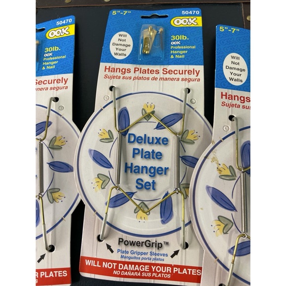 Deluxe Plate Hanger Set (Set of 3) - Picture 2 of 3